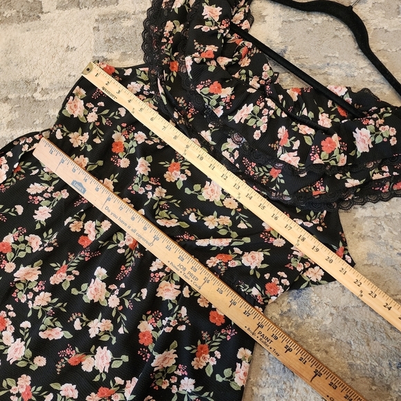 City Chic off shoulder floral maxi dress. Elastic waist. Belted. Size 16. - Picture 7 of 14